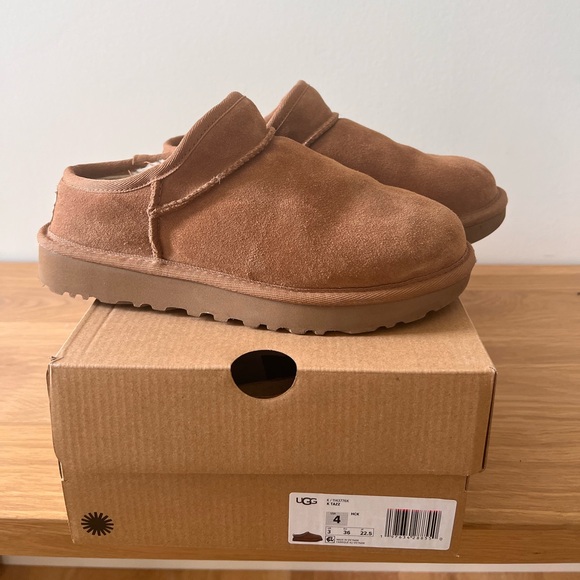 Classic Ugg slipper size 4 kids size 6 womens - Picture 1 of 5